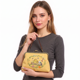 POOH AND PIGLET LOG SETTING KISSLOCK BAG IN LINEN